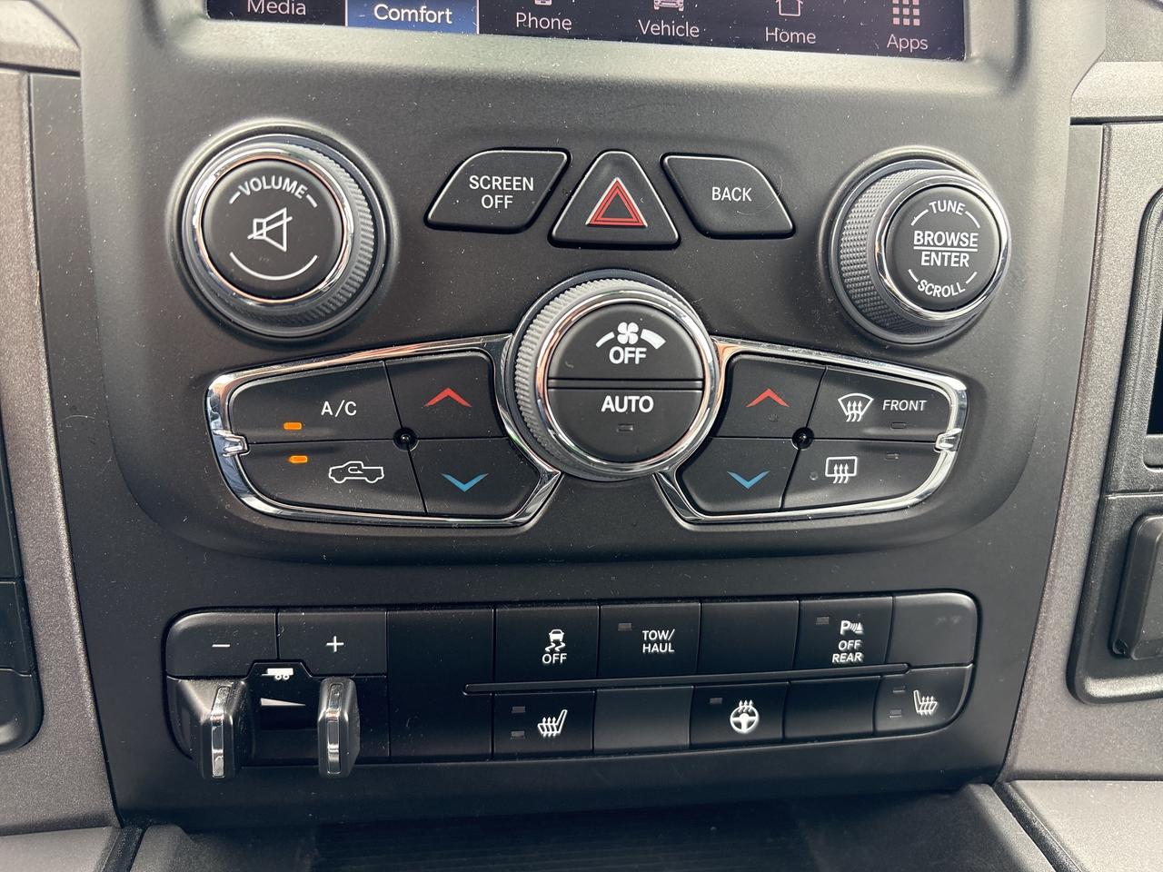 2023 RAM 1500 Classic EXPRESS Photo