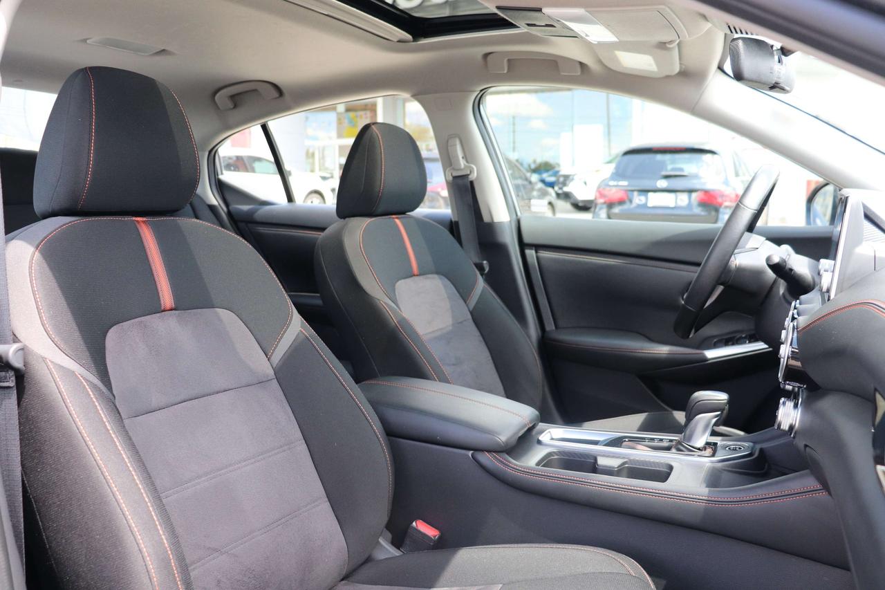 2022 Nissan Sentra SR 1OWNER DEALERSERVICED SNROOF CRPLY REMOTESTART Photo
