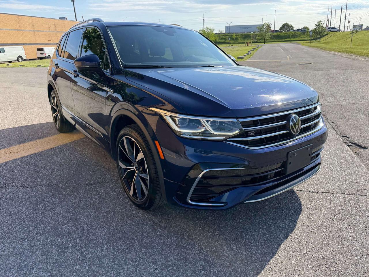 2024 Volkswagen Tiguan Highline R-Line 1 Owner Clean Carfax Certified Photo4