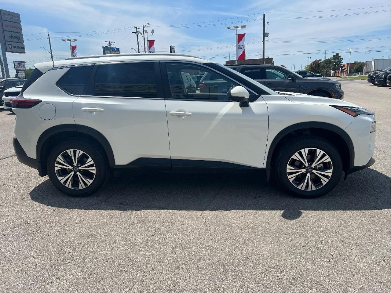 2023 Nissan Rogue SV AWD *SUNROOF *SAFETY SHIELD *POWER SEAT Photo