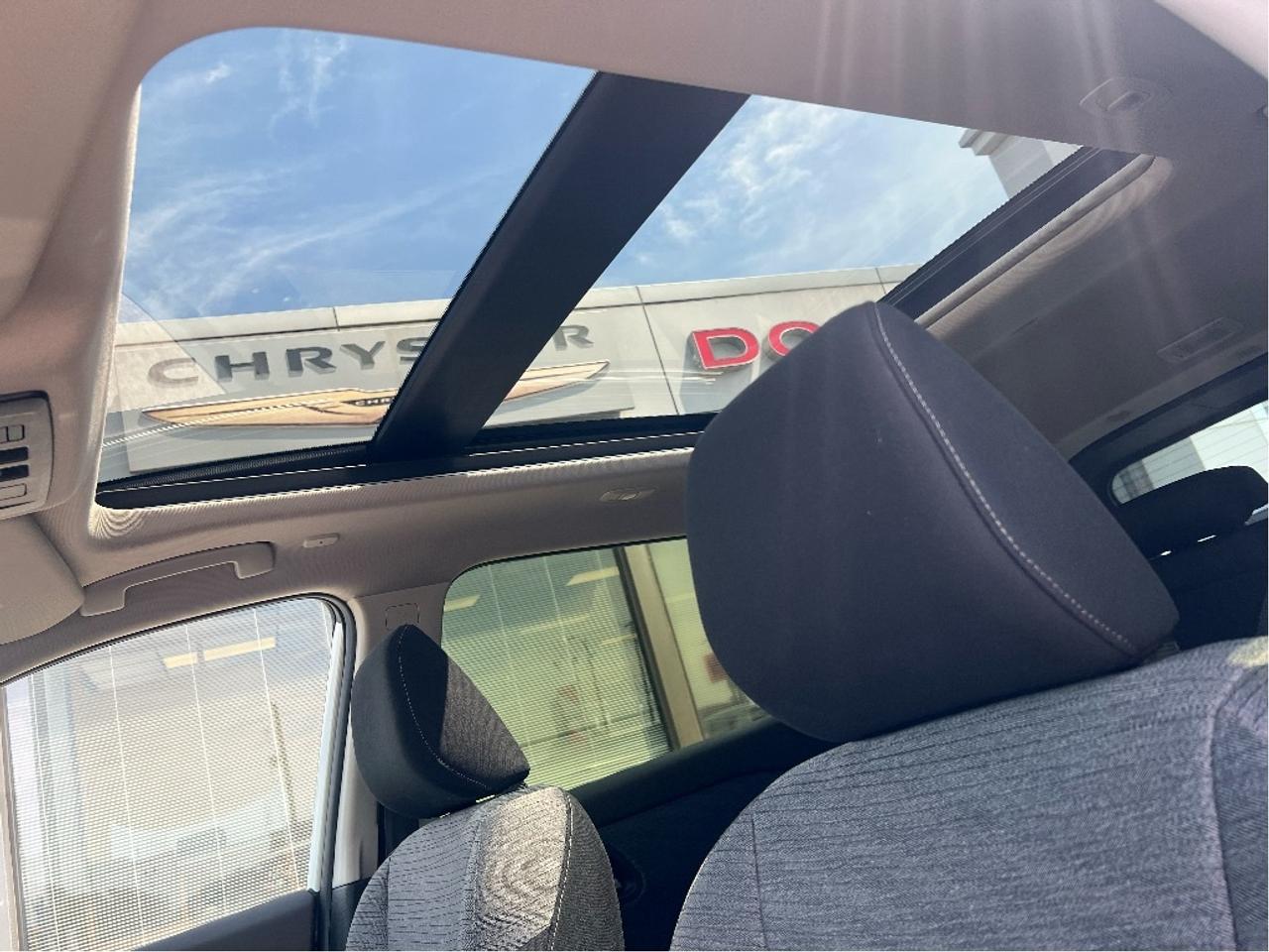 2023 Nissan Rogue SV AWD *SUNROOF *SAFETY SHIELD *POWER SEAT Photo