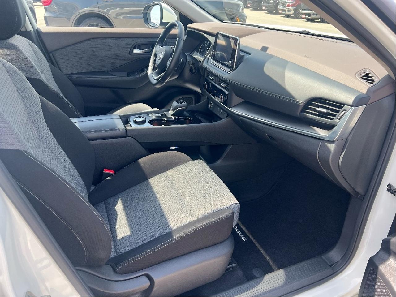 2023 Nissan Rogue SV AWD *SUNROOF *SAFETY SHIELD *POWER SEAT Photo