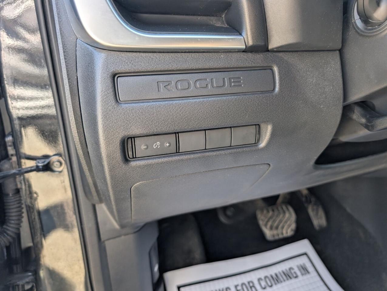 2022 Nissan Rogue S AWD   CAMERA   CARPLAY   ANDROID  HTD SEATS Photo