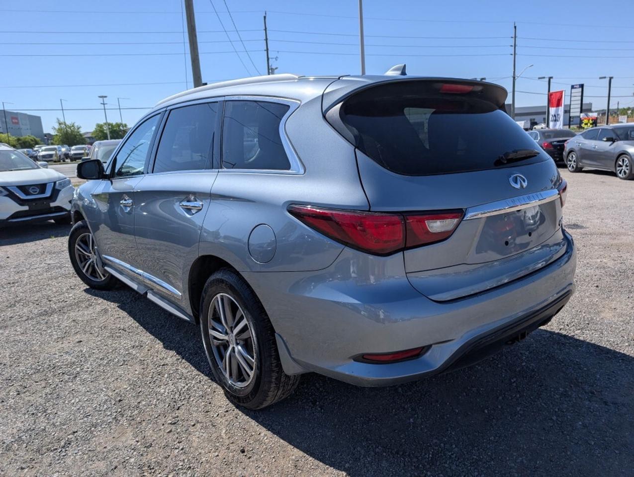 2017 Infiniti QX60 AWD   LEATHER   SUNROOF   CAMERA   HTD SEATS & STE Photo