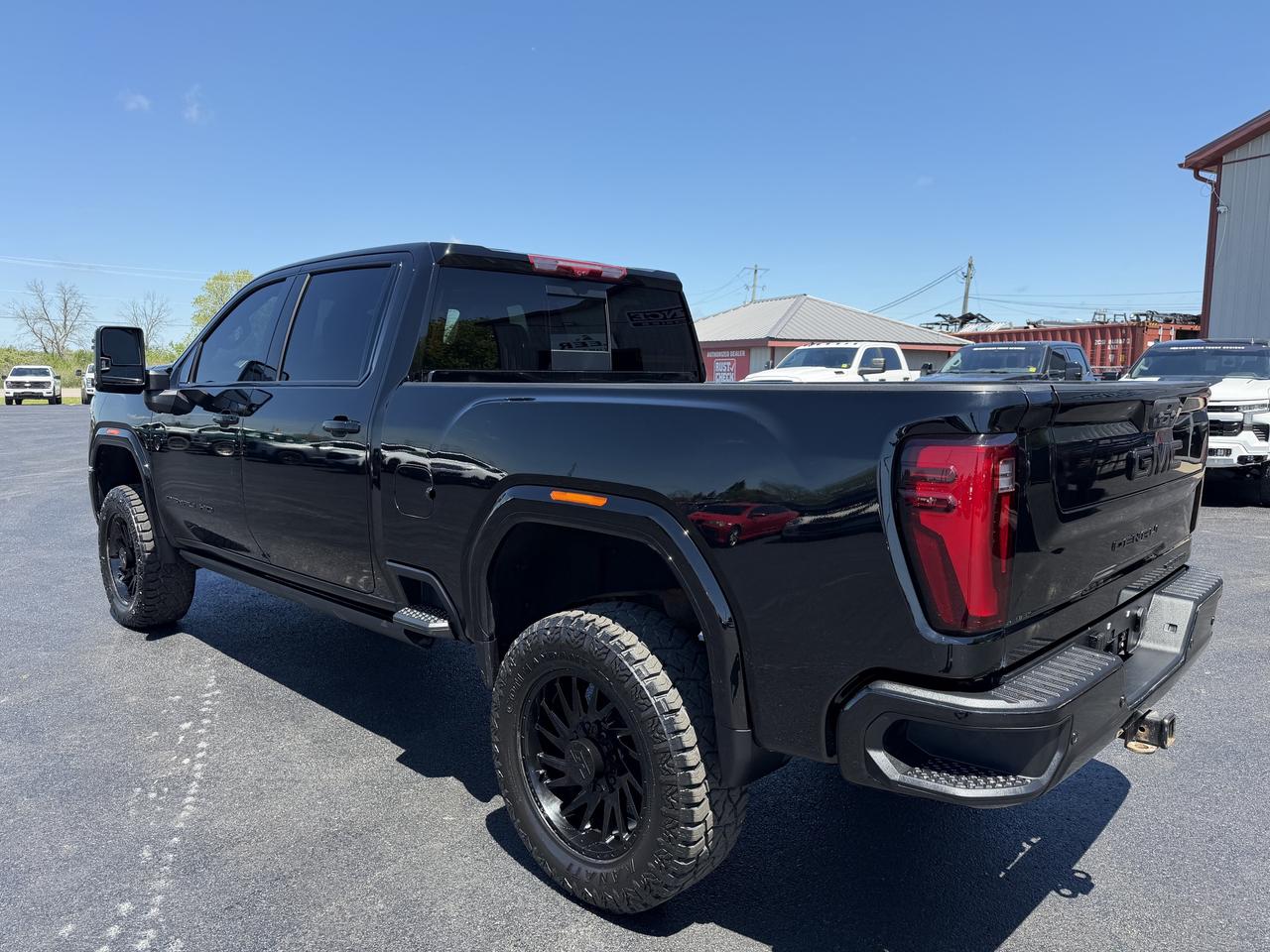 2024 GMC SIERRA 2500HD 4WD Crew Cab 159  Denali Photo4