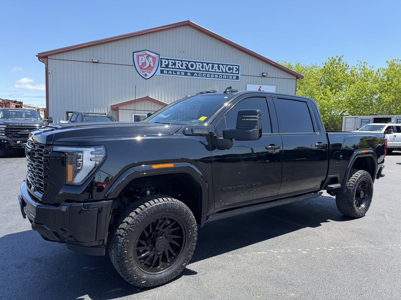 2024 GMC SIERRA 2500HD 4WD Crew Cab 159  Denali Photo