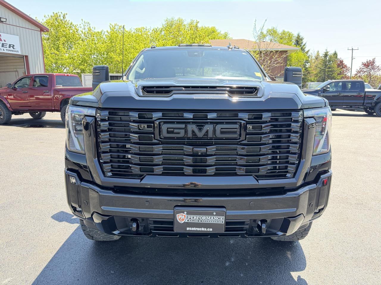 2024 GMC SIERRA 2500HD 4WD Crew Cab 159  Denali Photo