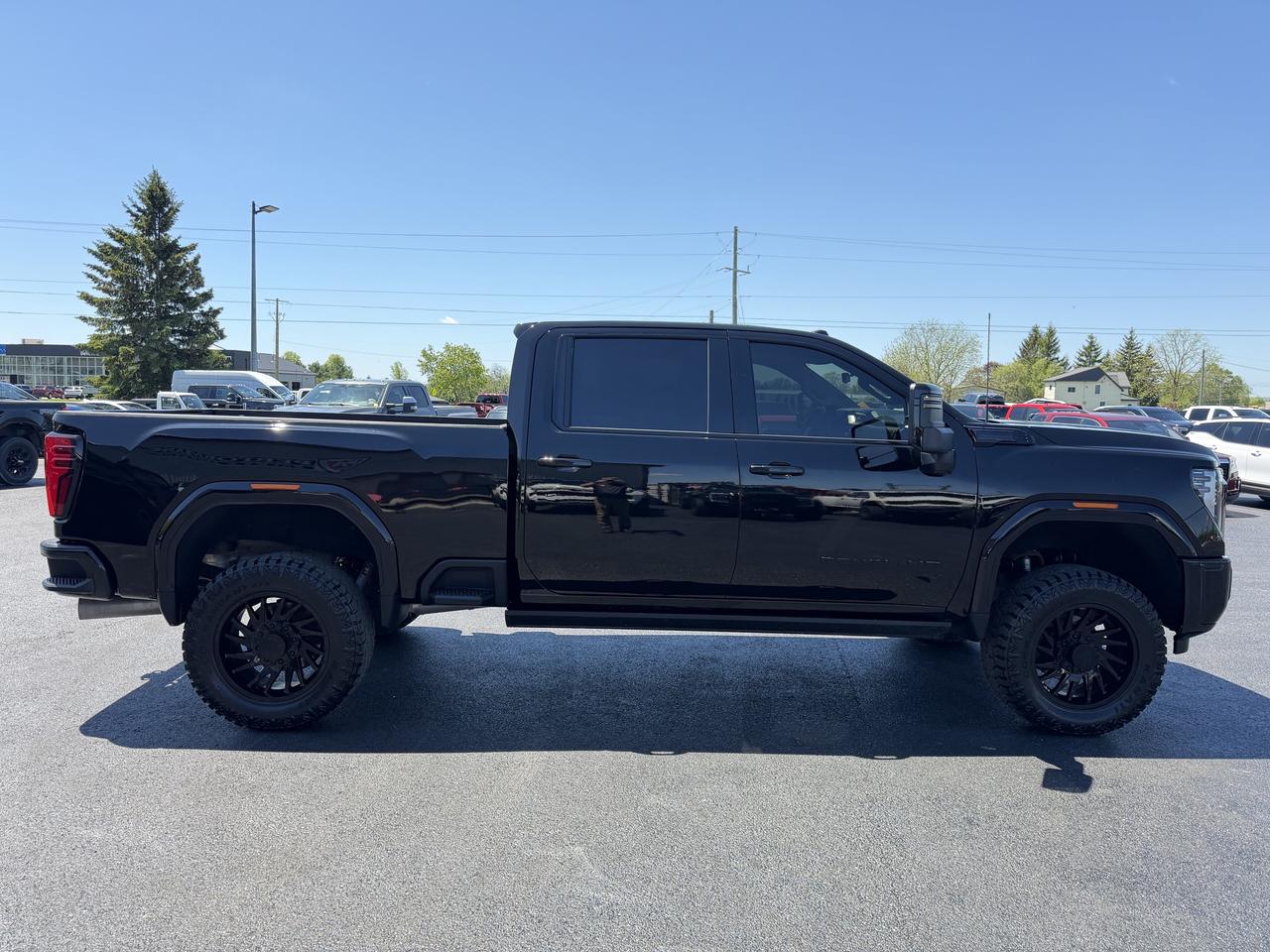 2024 GMC SIERRA 2500HD 4WD Crew Cab 159  Denali Photo