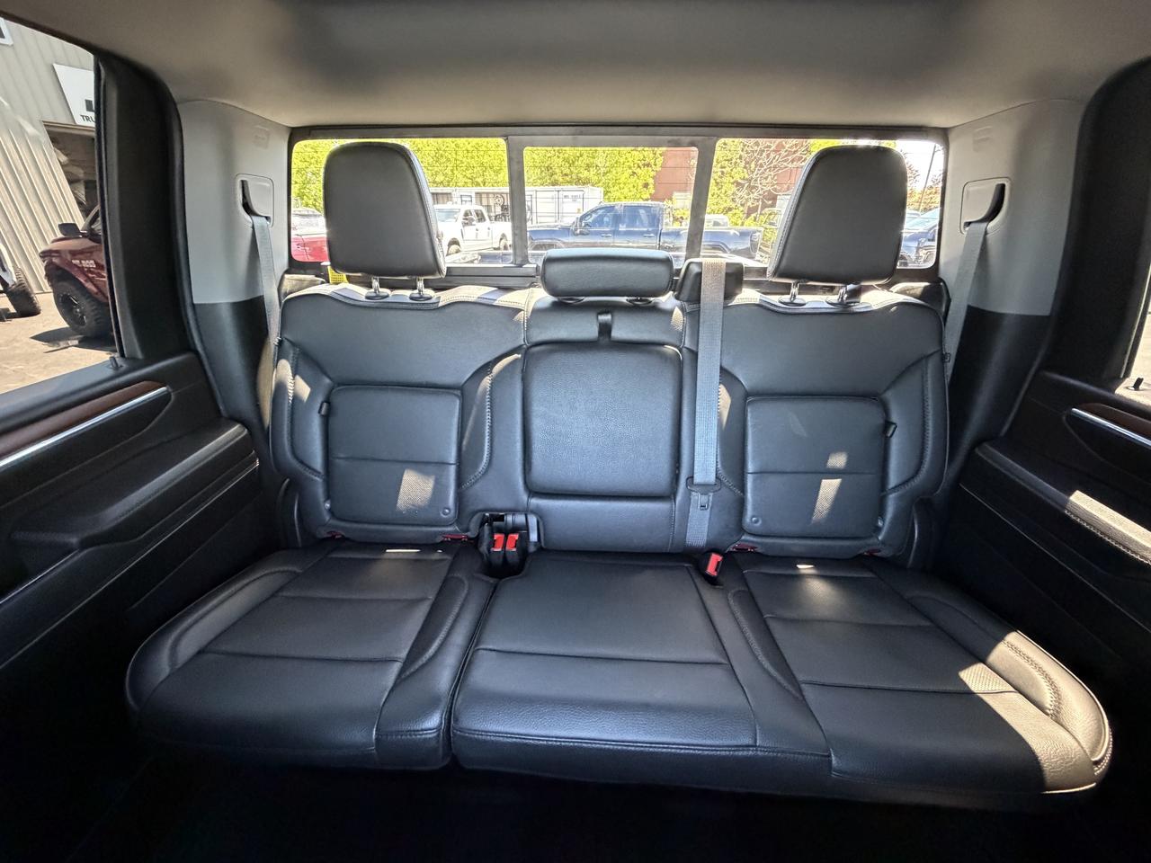 2024 GMC SIERRA 2500HD 4WD Crew Cab 159  Denali Photo