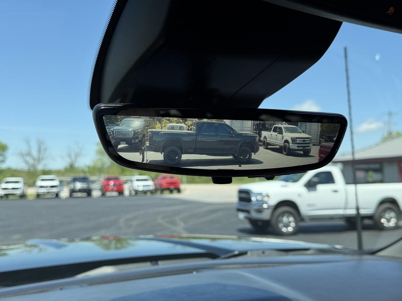 2024 GMC SIERRA 2500HD 4WD Crew Cab 159  Denali Photo