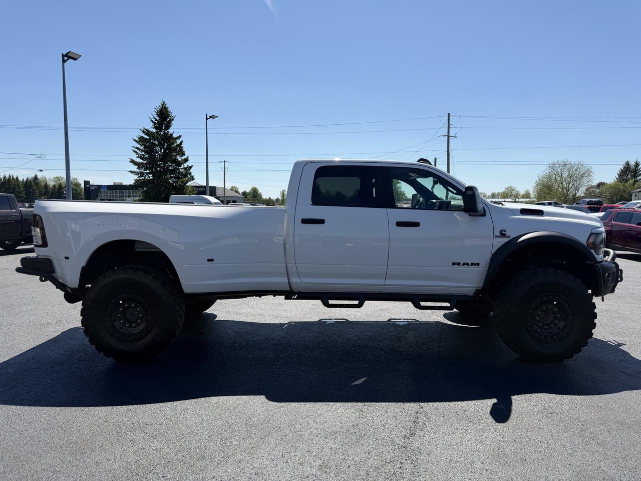 2024 RAM 5500 SLT SEVERE DUTY Photo