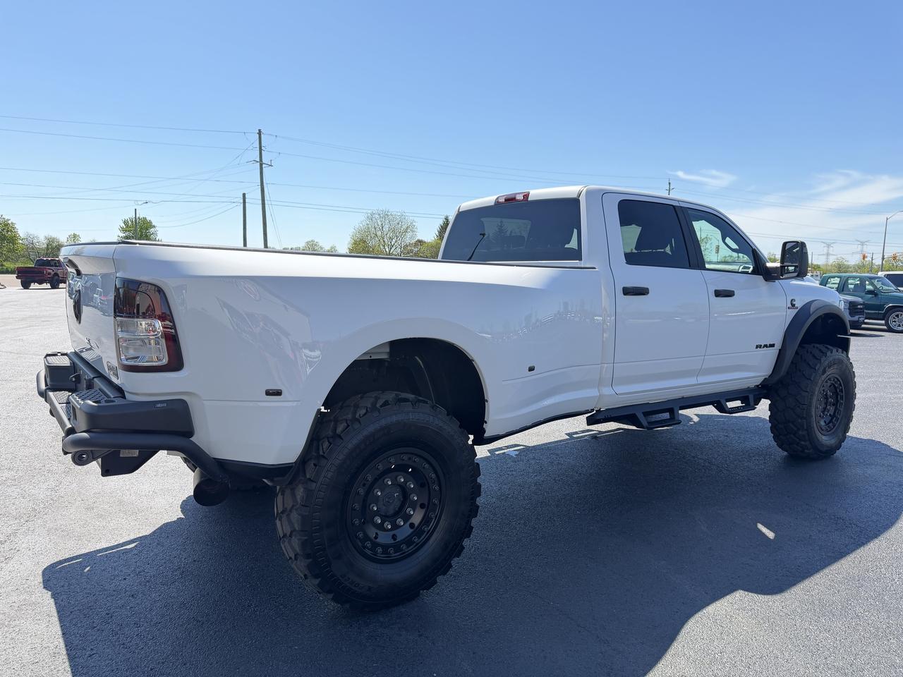 2024 RAM 5500 SLT SEVERE DUTY Photo