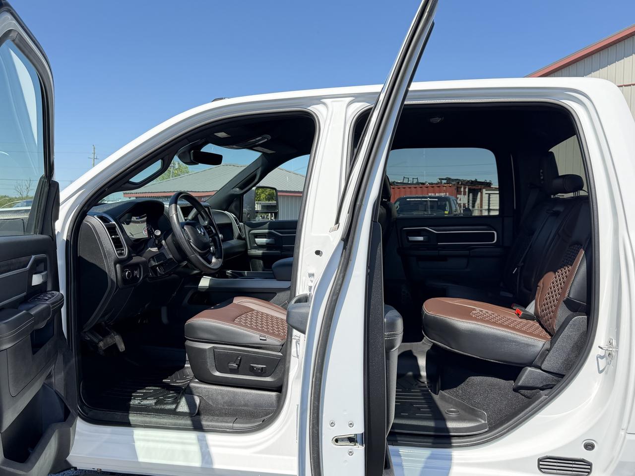 2024 RAM 5500 SLT SEVERE DUTY Photo