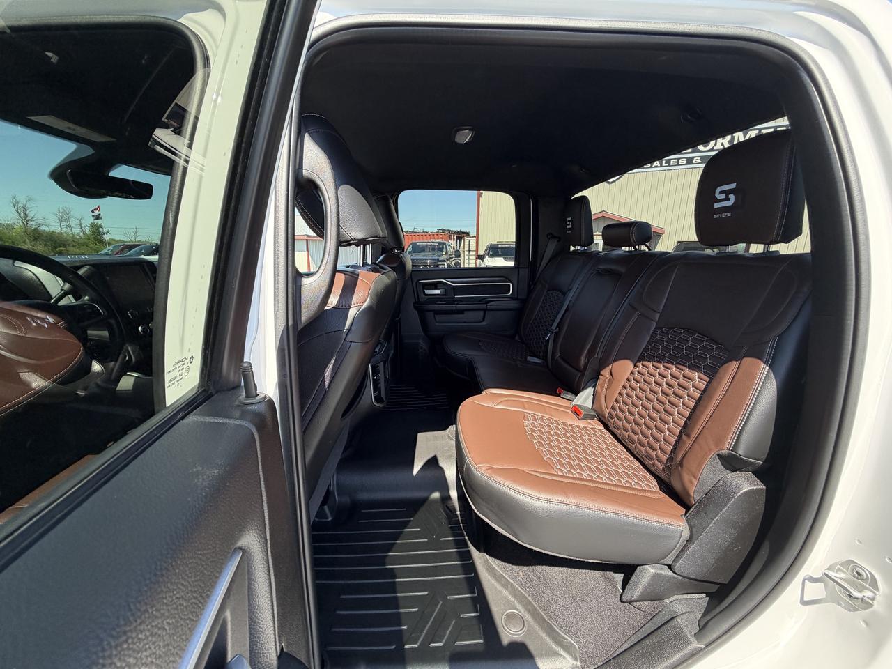 2024 RAM 5500 SLT SEVERE DUTY Photo
