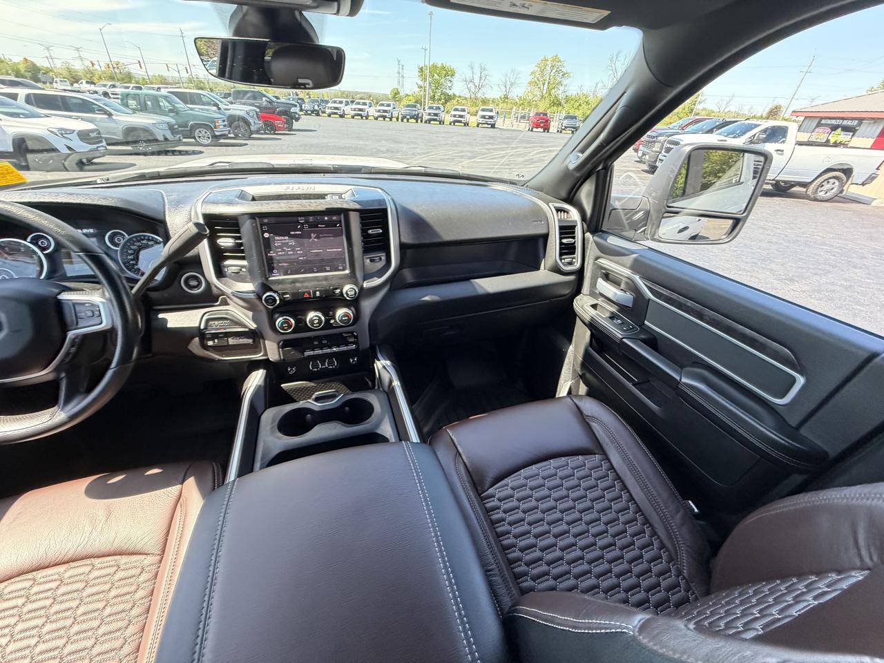 2024 RAM 5500 SLT SEVERE DUTY Photo
