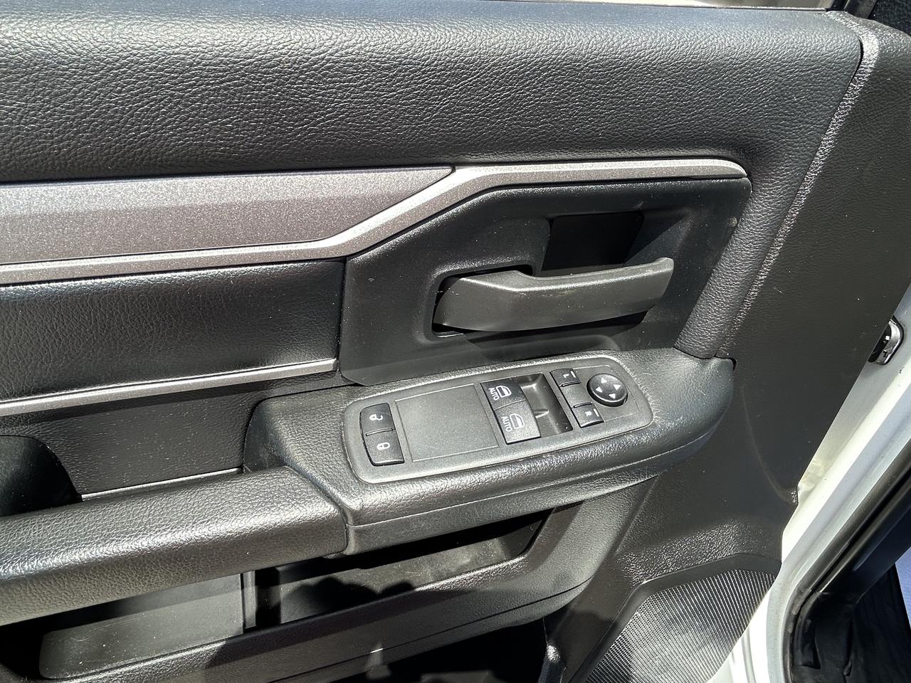 2022 RAM 3500 TRADESMAN/4X4/BACK UP CAM/CALL PICTON Photo