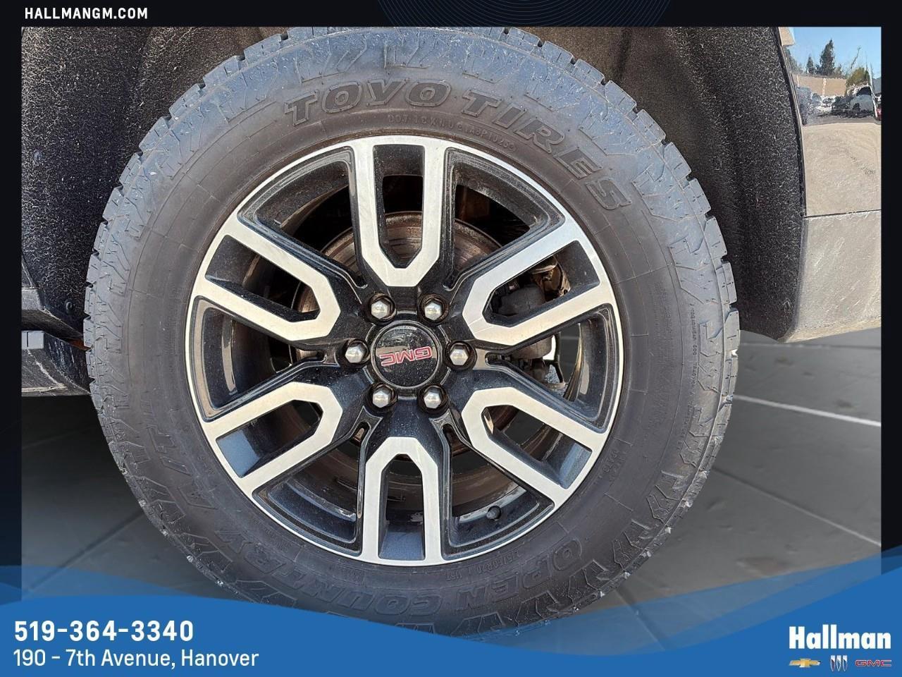 2023 GMC Yukon AT4 4X4 Photo