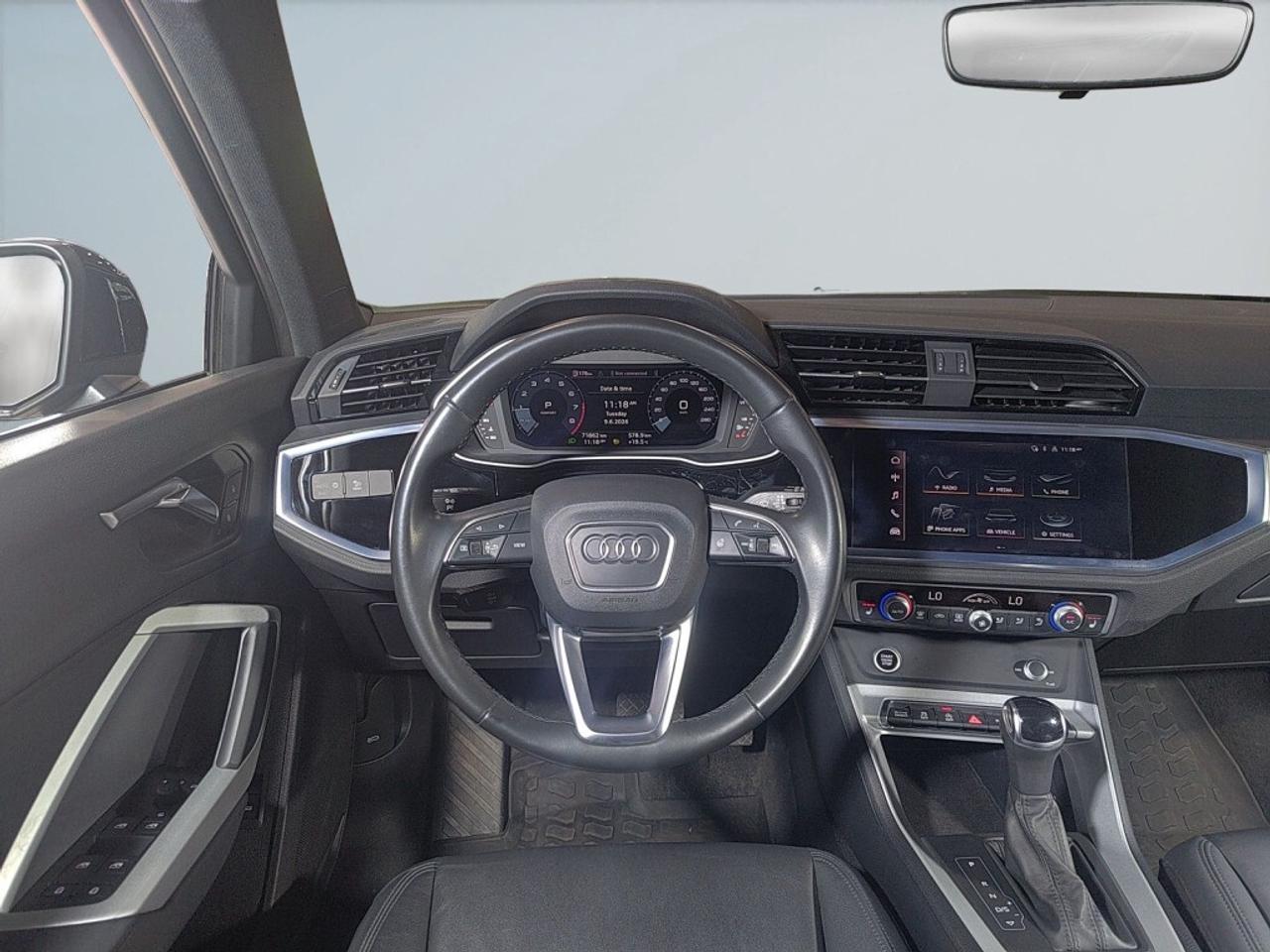 2022 Audi Q3 40 Premium quattro /NAVI/Leather/Sunroof/Drive Ass Photo