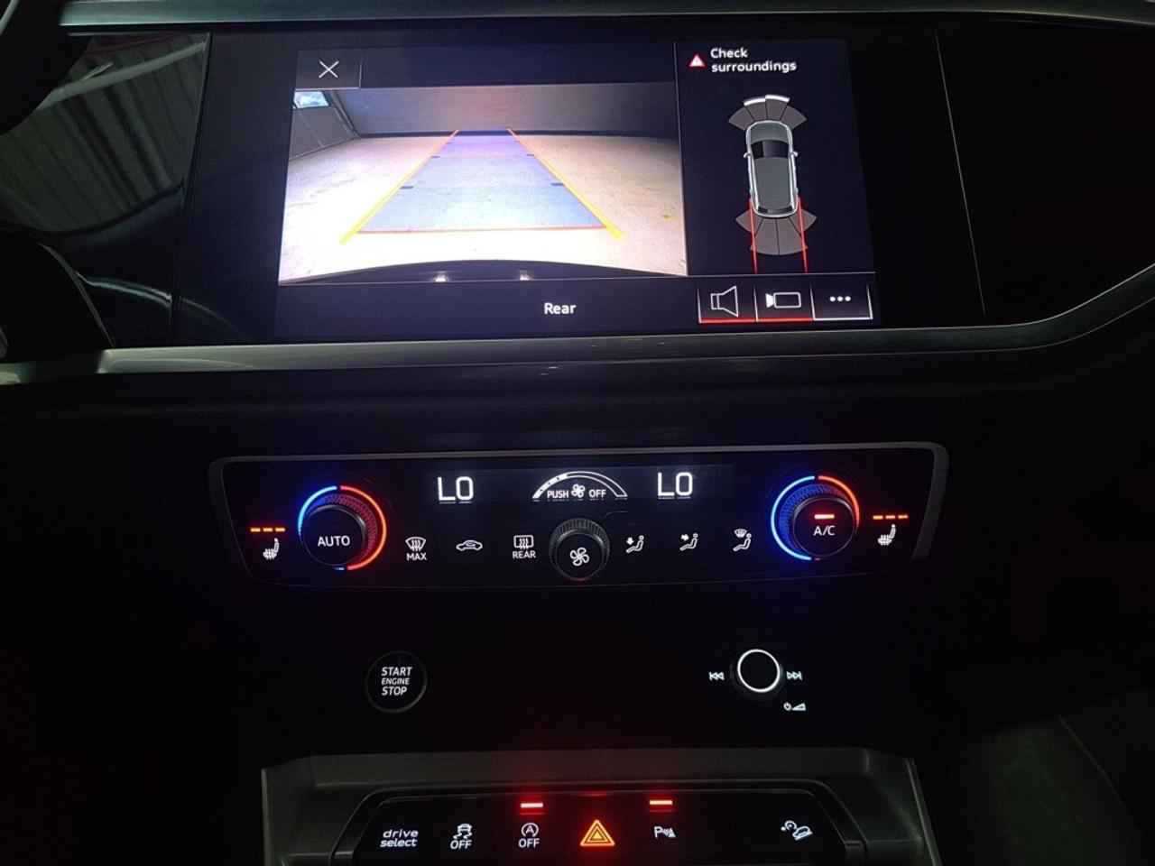 2022 Audi Q3 40 Premium quattro /NAVI/Leather/Sunroof/Drive Ass Photo
