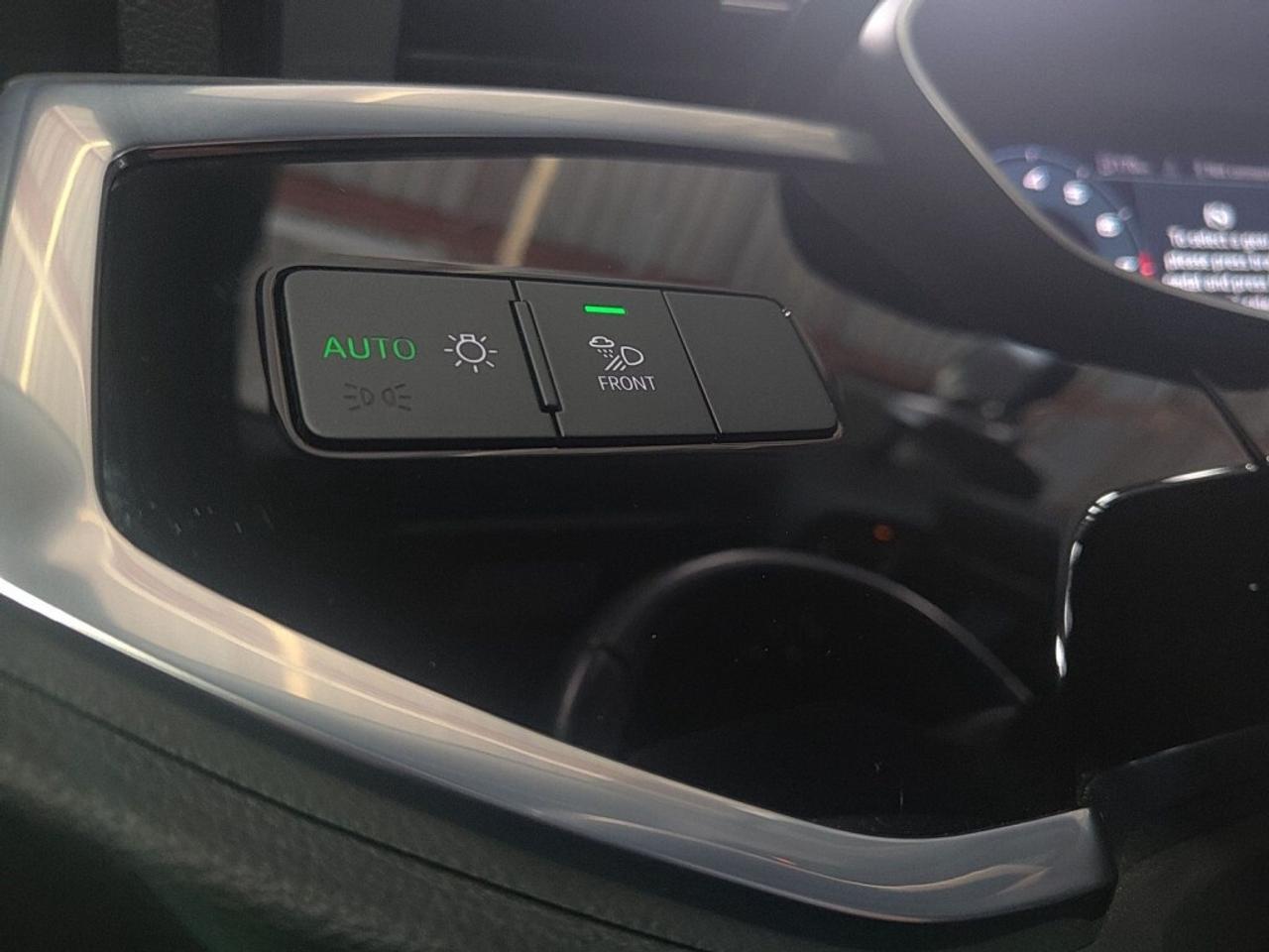 2022 Audi Q3 40 Premium quattro /NAVI/Leather/Sunroof/Drive Ass Photo