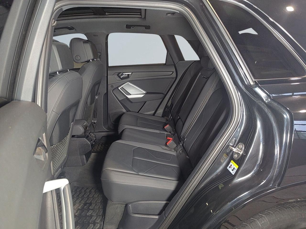 2022 Audi Q3 40 Premium quattro /NAVI/Leather/Sunroof/Drive Ass Photo