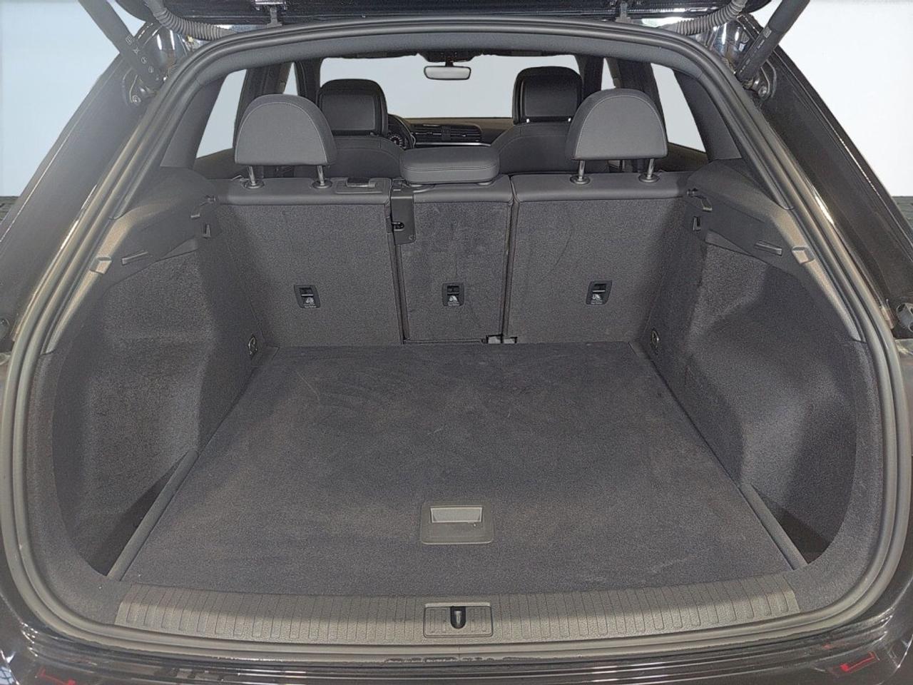 2022 Audi Q3 40 Premium quattro /NAVI/Leather/Sunroof/Drive Ass Photo
