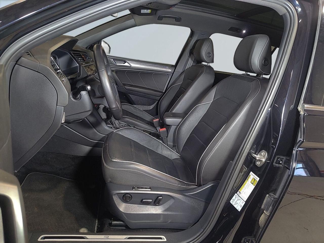 2022 Volkswagen Tiguan Highline R-Line 4MOTION/Clean carfax/ Leather/Sunr Photo