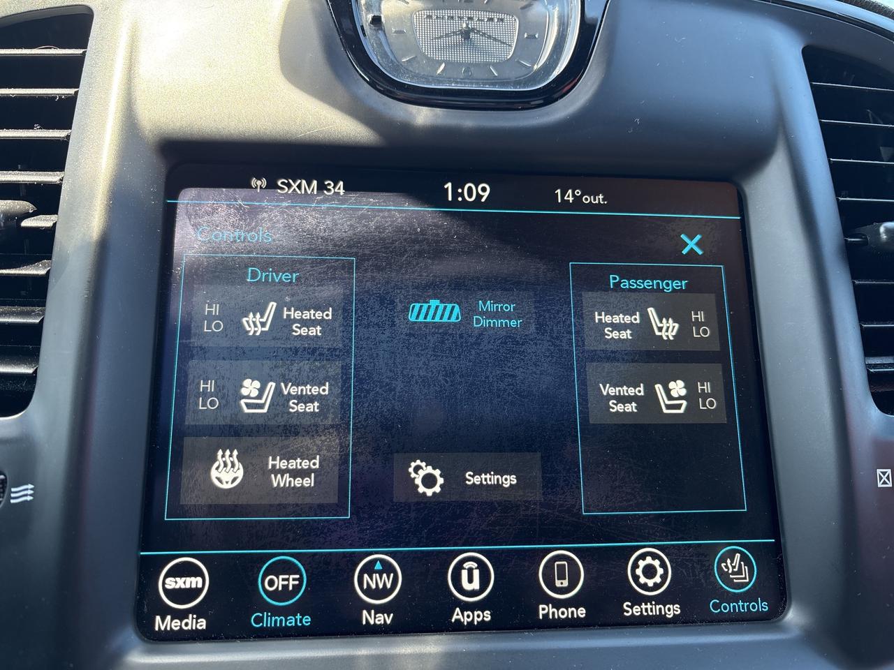 2023 Chrysler 300 300S AWD Panoroof Leather Nav Back Up Camera Photo