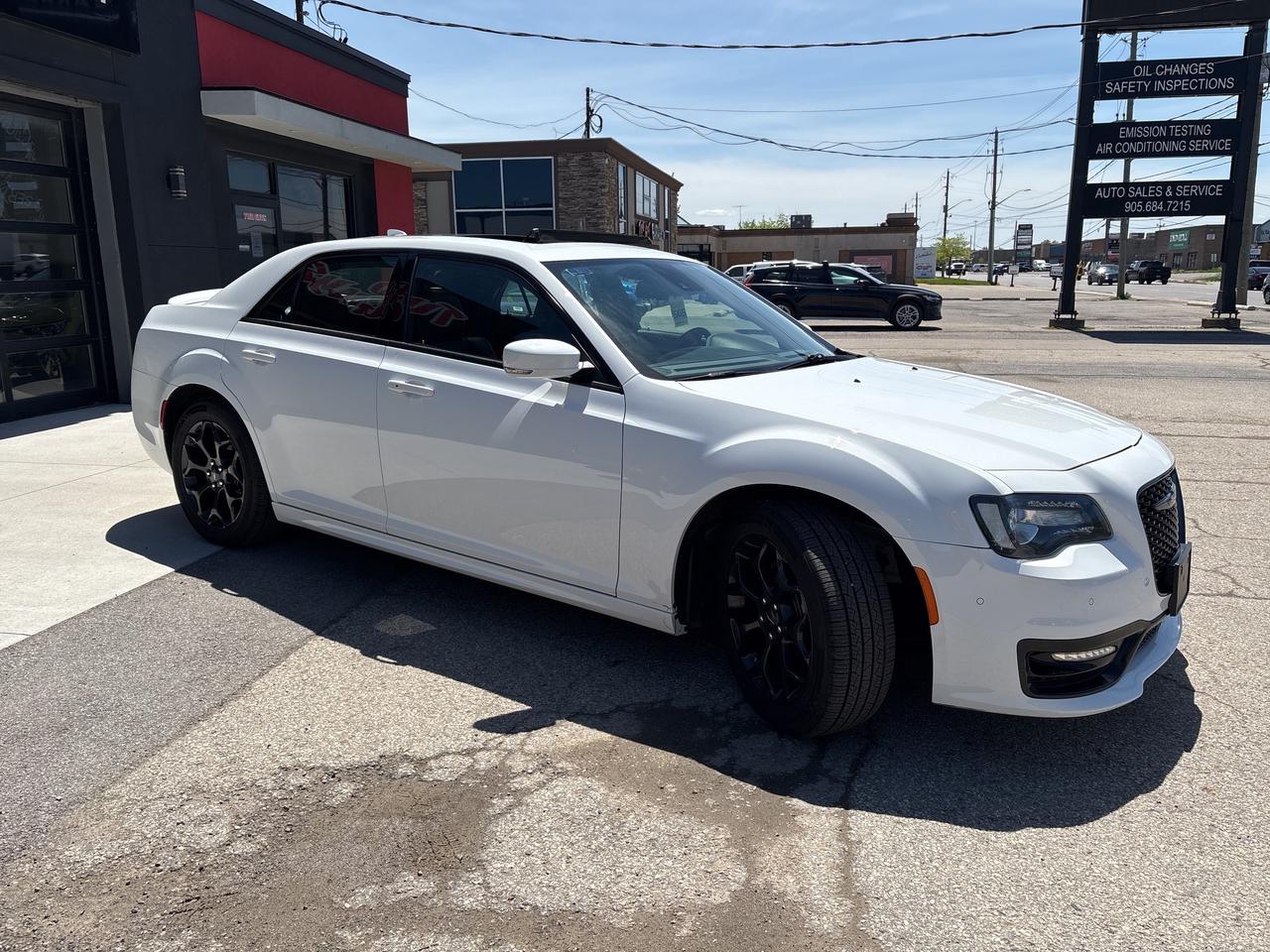 2023 Chrysler 300 300S AWD Panoroof Leather Nav Back Up Camera Photo