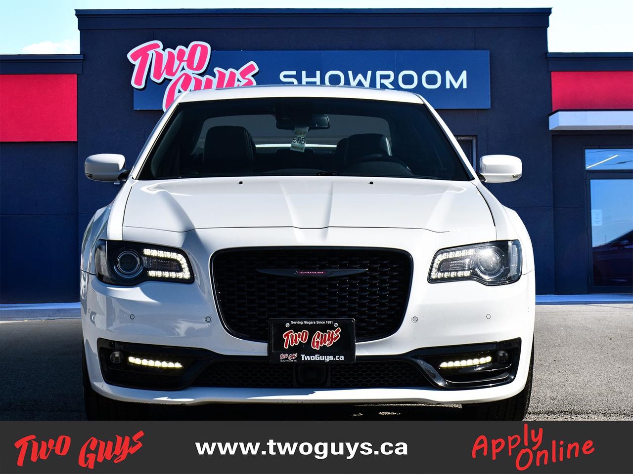 2023 Chrysler 300 300S AWD Panoroof Leather Nav Back Up Camera Photo