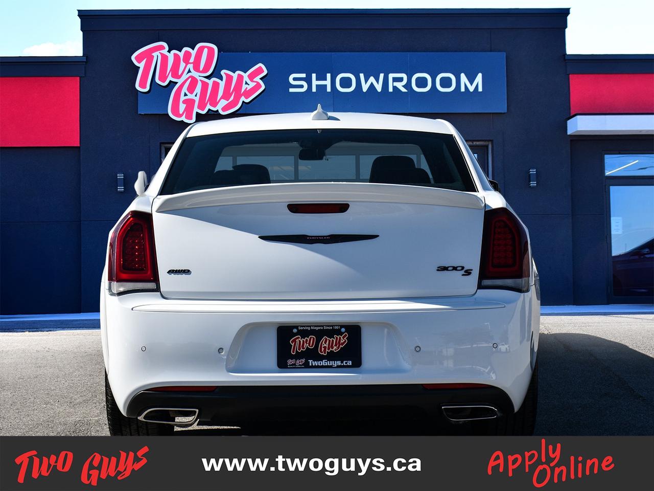 2023 Chrysler 300 300S AWD Panoroof Leather Nav Back Up Camera Photo