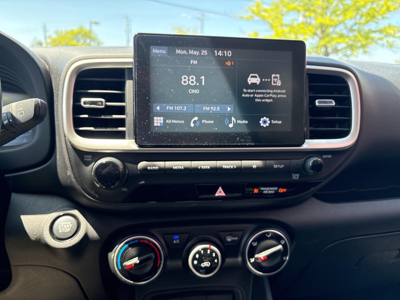 2023 Hyundai Venue Preferred IVT Back Up Camera Heated Front Seats Photo