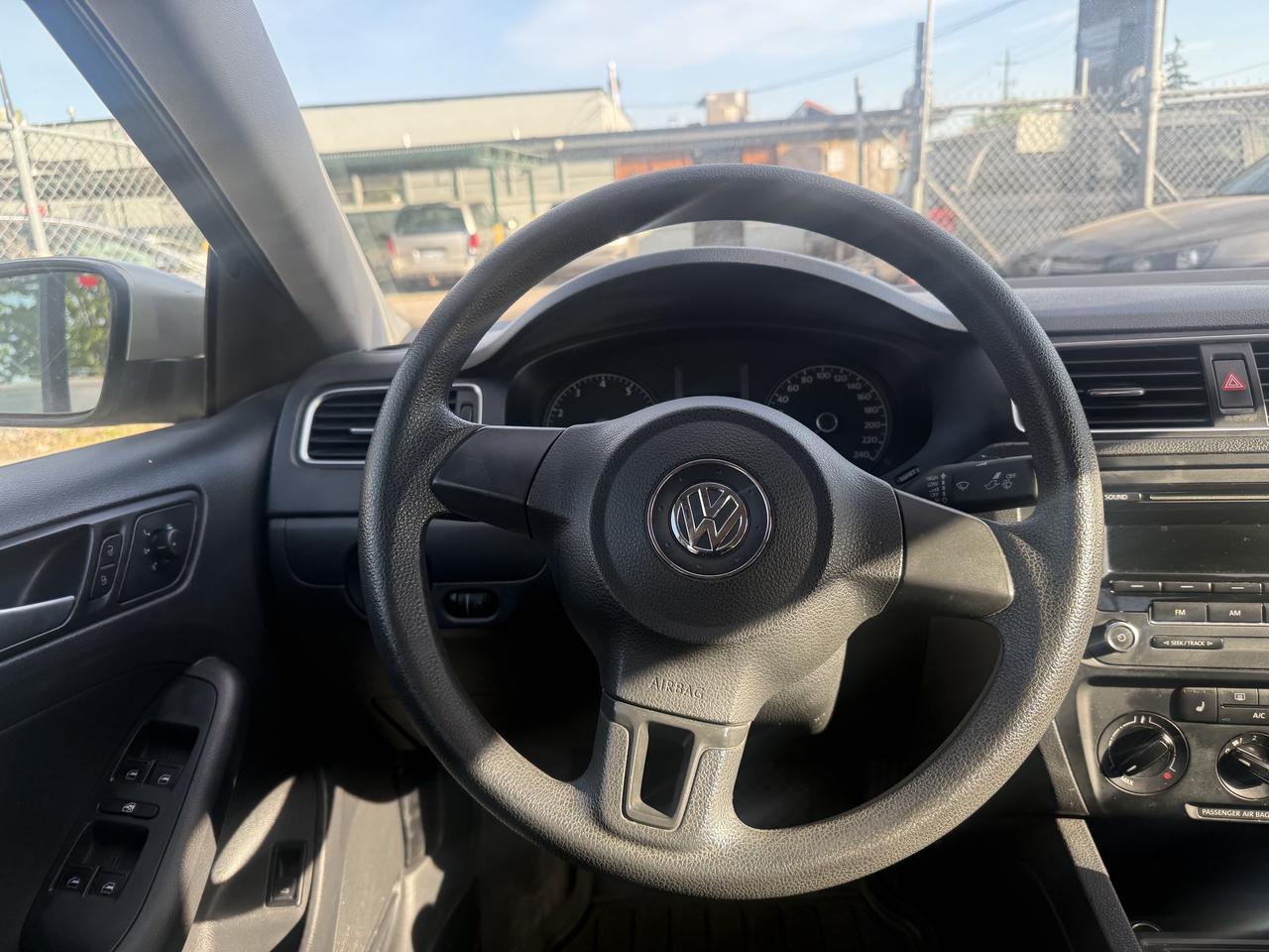 2014 Volkswagen Jetta Sedan *** 3 YEAR WARRANTY INCLUDED *** Photo