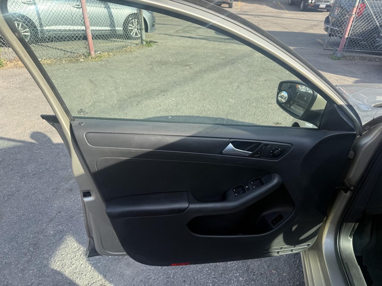 2014 Volkswagen Jetta Sedan *** 3 YEAR WARRANTY INCLUDED *** Photo