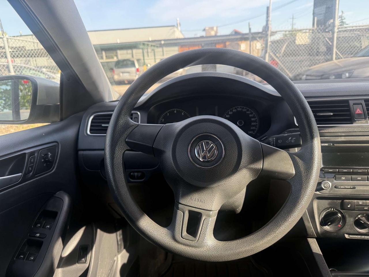 2014 Volkswagen Jetta *** 3 YEAR WARRANTY INCLUDED *** Photo