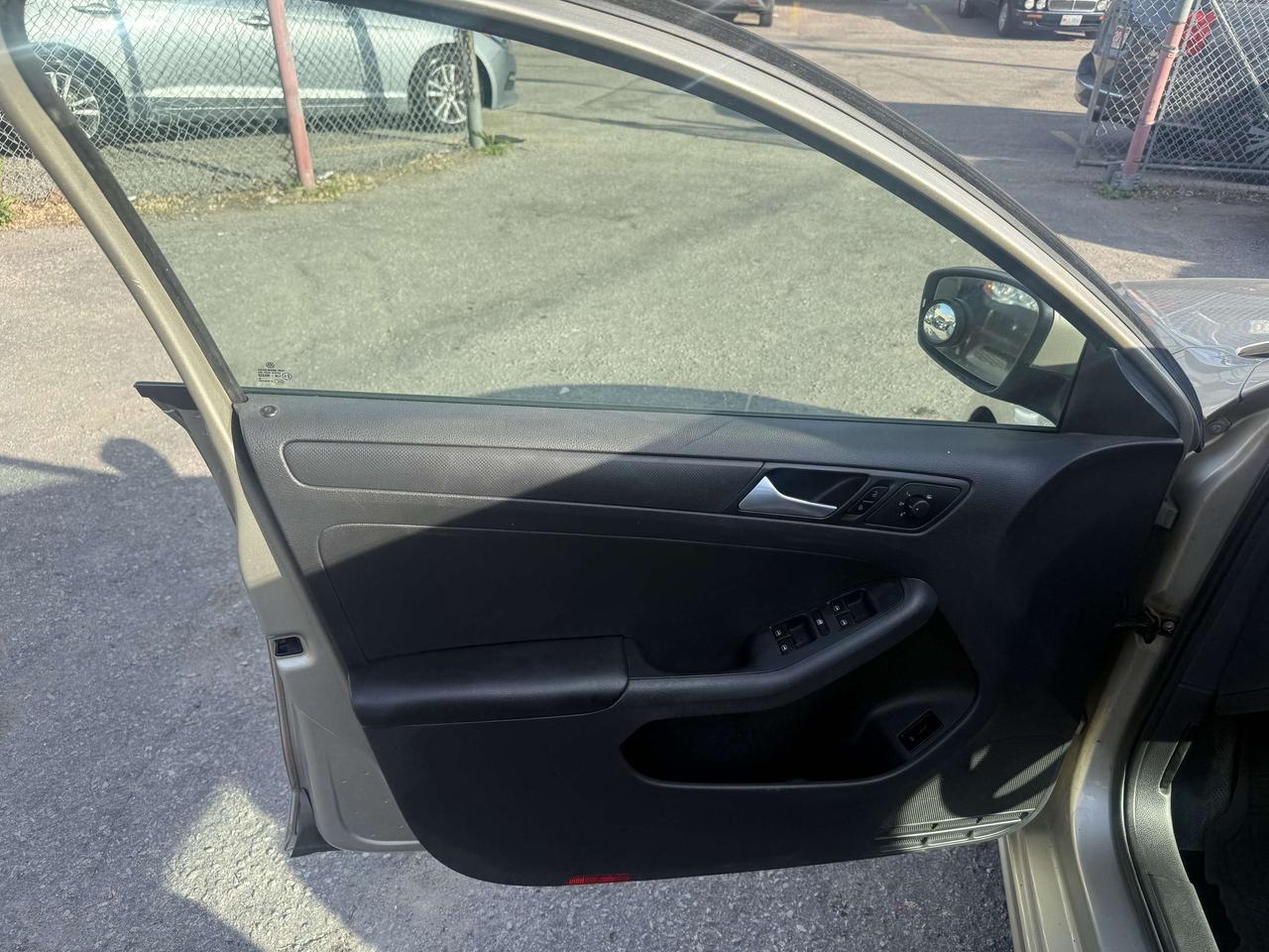 2014 Volkswagen Jetta *** 3 YEAR WARRANTY INCLUDED *** Photo