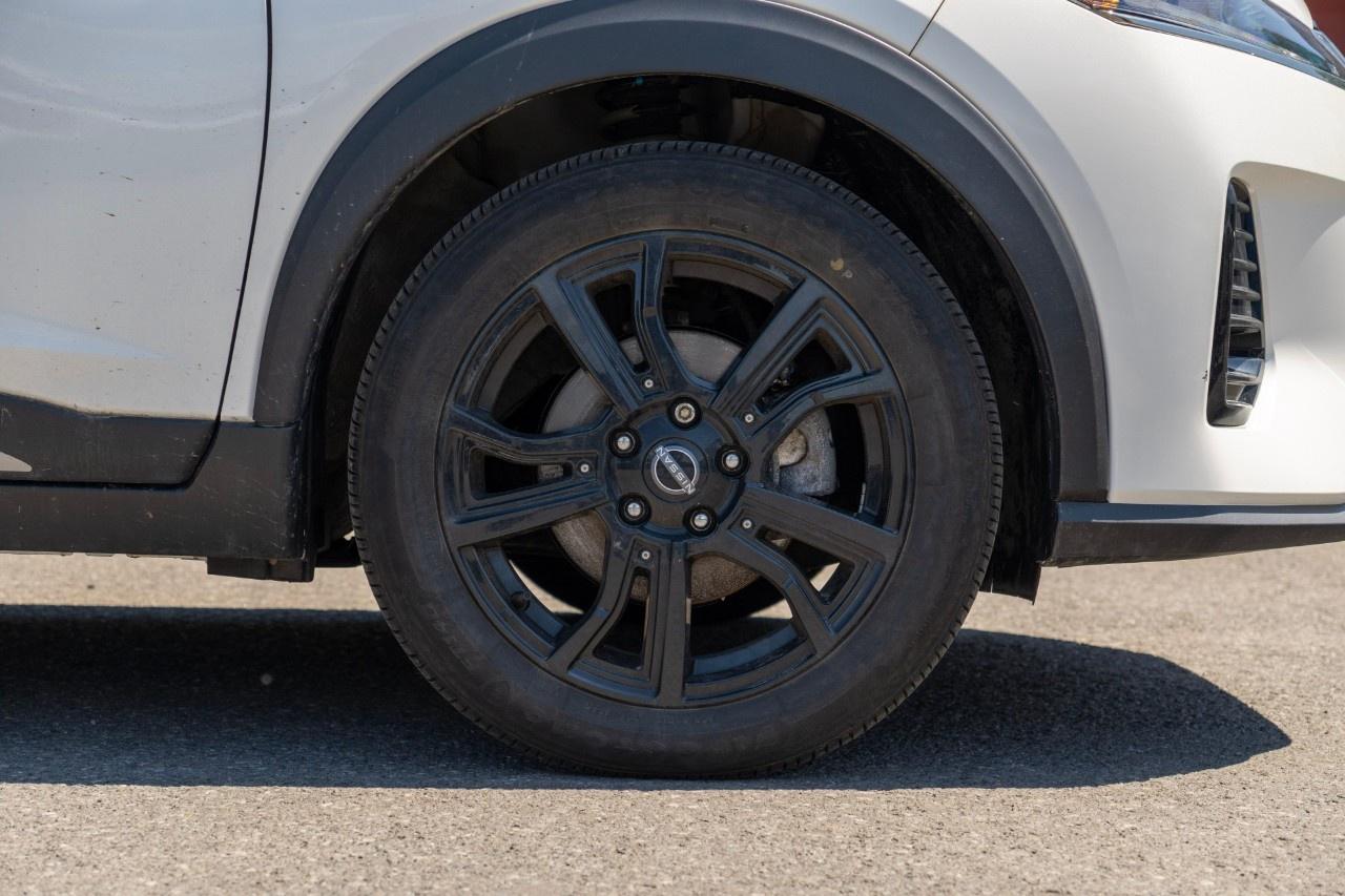 2023 Nissan Kicks SR FWD Photo