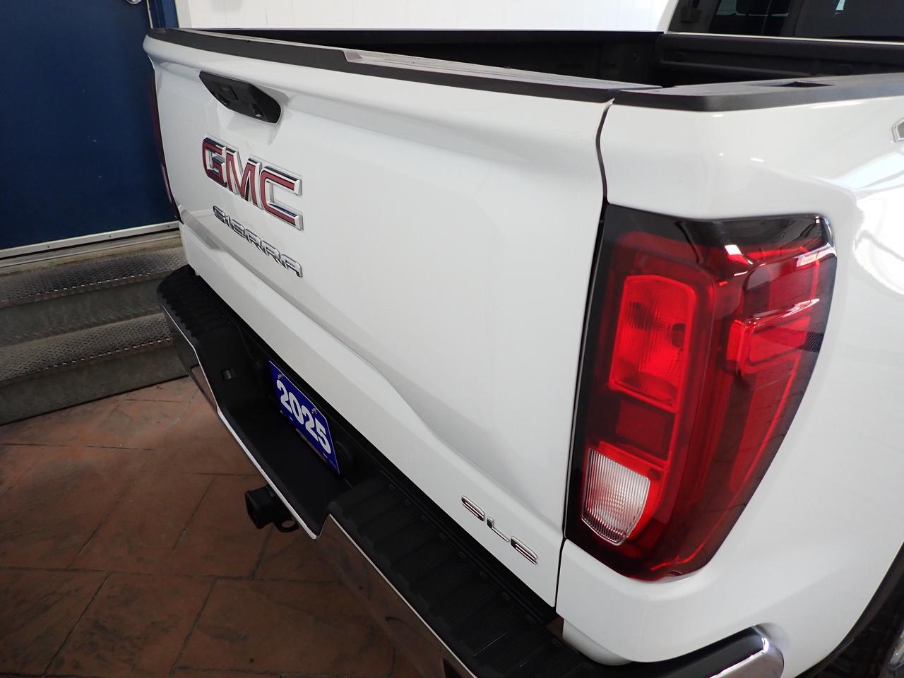 2025 GMC Sierra 1500 SLE 4WD CREW CAB NAVI 6'4 BOX Photo