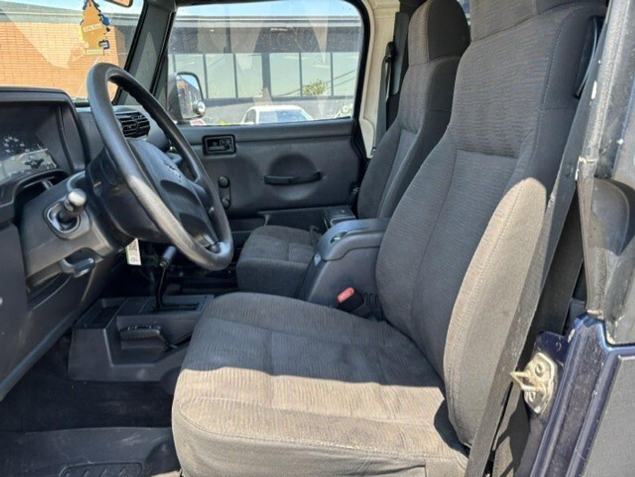 2005 Jeep TJ SPORT 4X4 **AUTOMATIC-AIR-NEW TIRES-CUSTOM LIGHTS* Photo