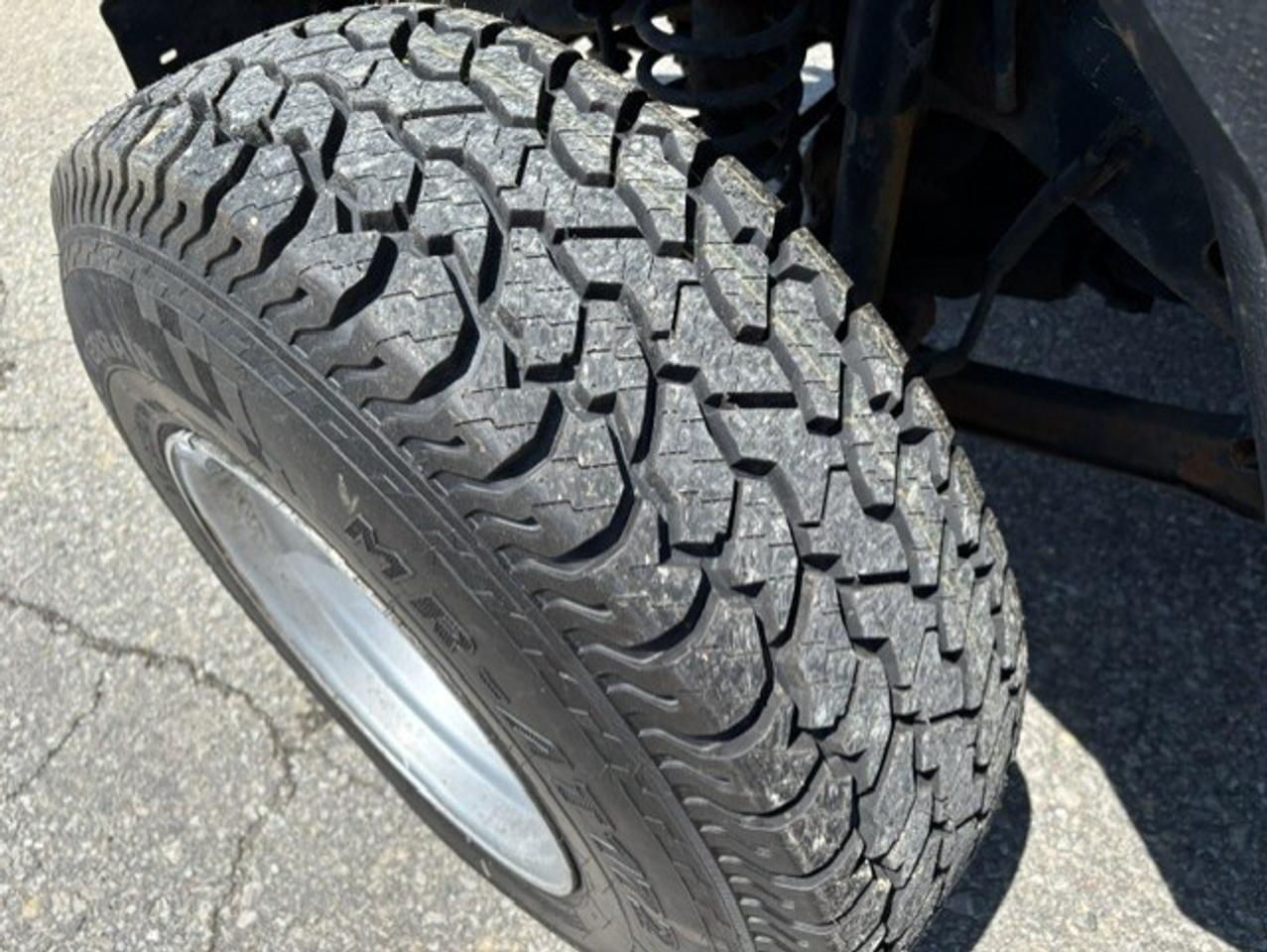 2005 Jeep TJ SPORT 4X4 **AUTOMATIC-AIR-NEW TIRES-CUSTOM LIGHTS* Photo