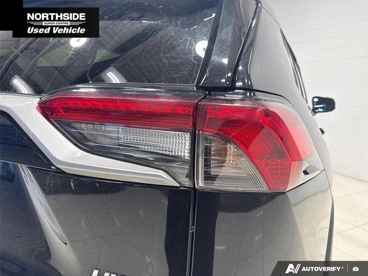 2022 Toyota RAV4 LIMITED AWD Photo