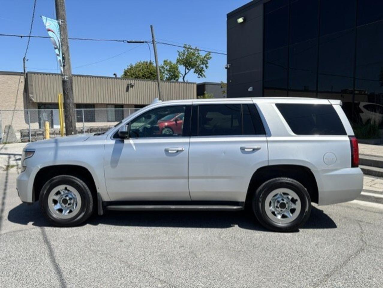 2017 Chevrolet Tahoe 4WD-6 PASSENGER-BACK UP CAMERA-1 OWNER-CERTIFIED! Photo