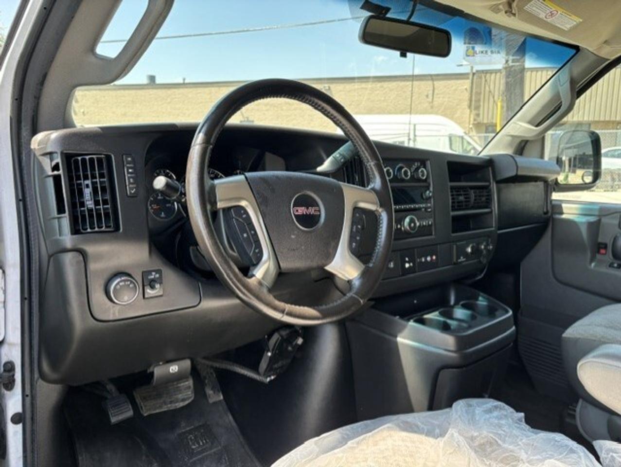 2016 GMC Savana Passenger LT 2500 12 PASSENGER-CAMERA-RIMS-REMOTE START-TOW! Photo