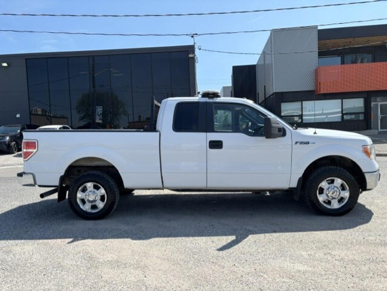 2011 Ford F-150 4WD XLT **SUPERCAB-1 OWNER-5.0L V8-CERTIFIED** Photo