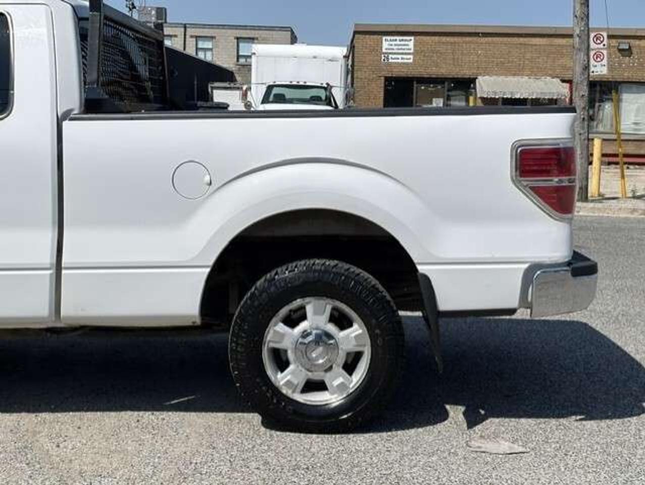 2011 Ford F-150 4WD XLT **SUPERCAB-1 OWNER-5.0L V8-CERTIFIED** Photo2
