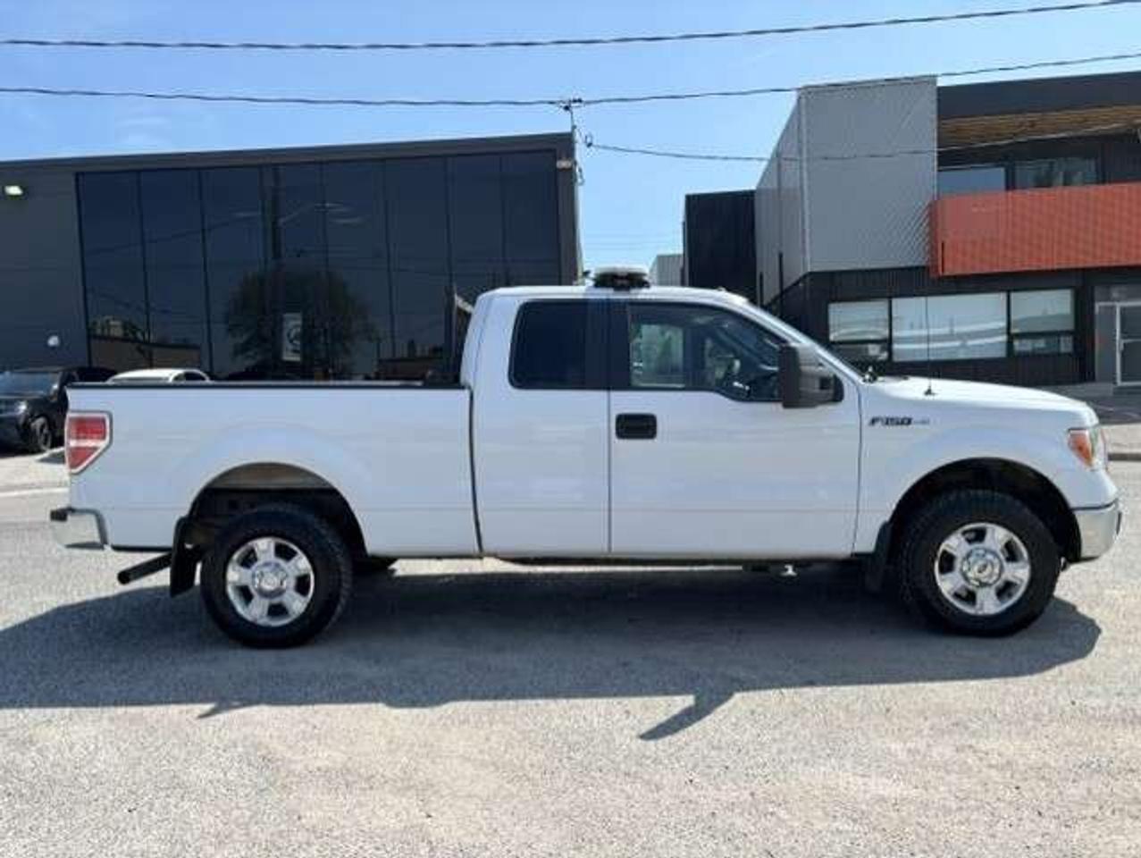 2011 Ford F-150 4WD XLT **SUPERCAB-1 OWNER-5.0L V8-CERTIFIED** Photo