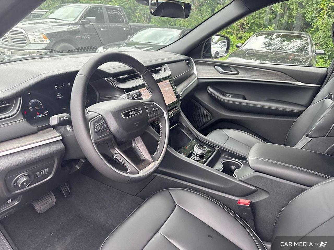 2026 Jeep Grand Cherokee Base 4dr 4x4 Photo