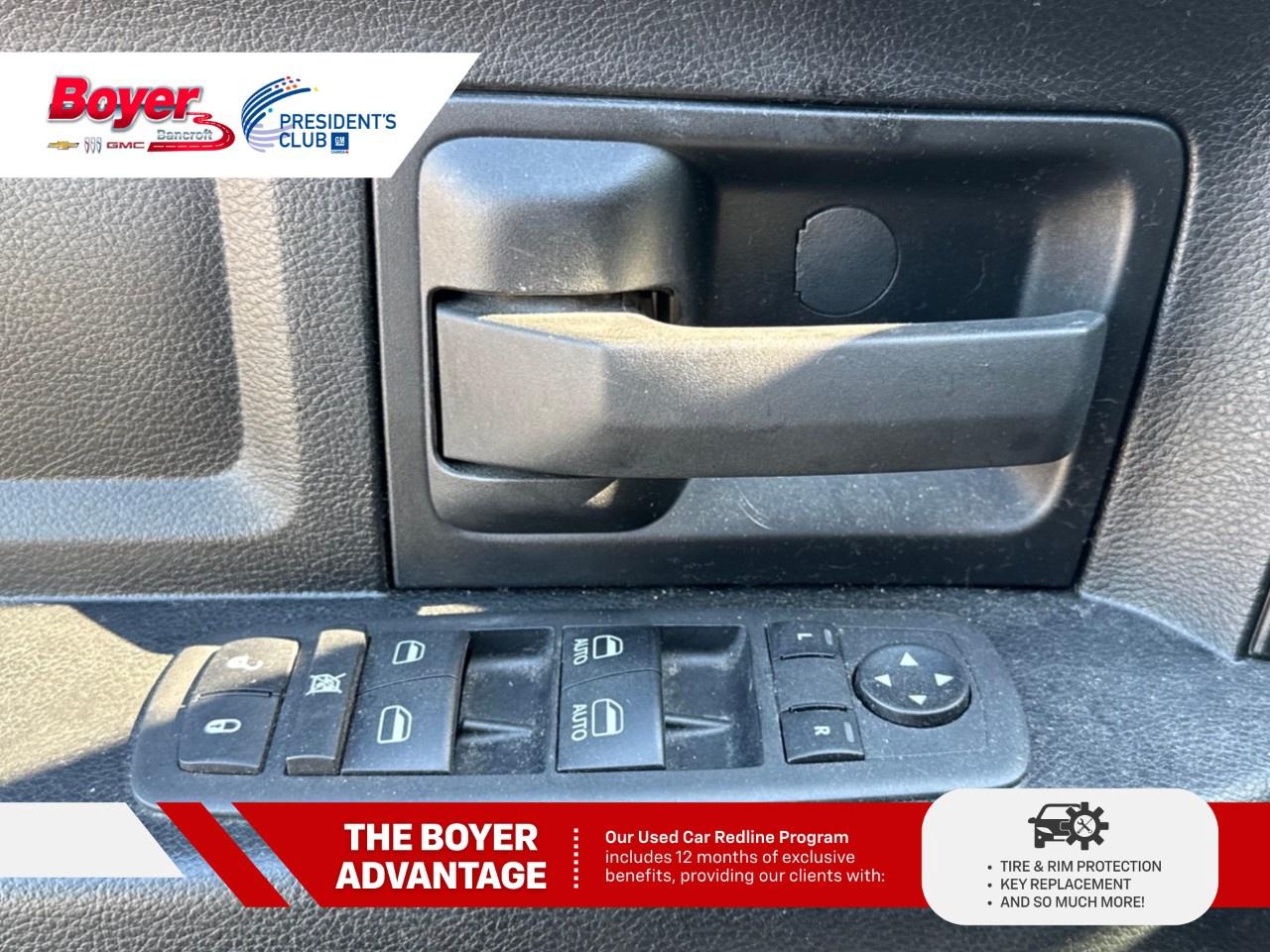 2023 RAM 1500 Classic EXPRESS 4X4 CREW CAB 5'7" BOX Photo