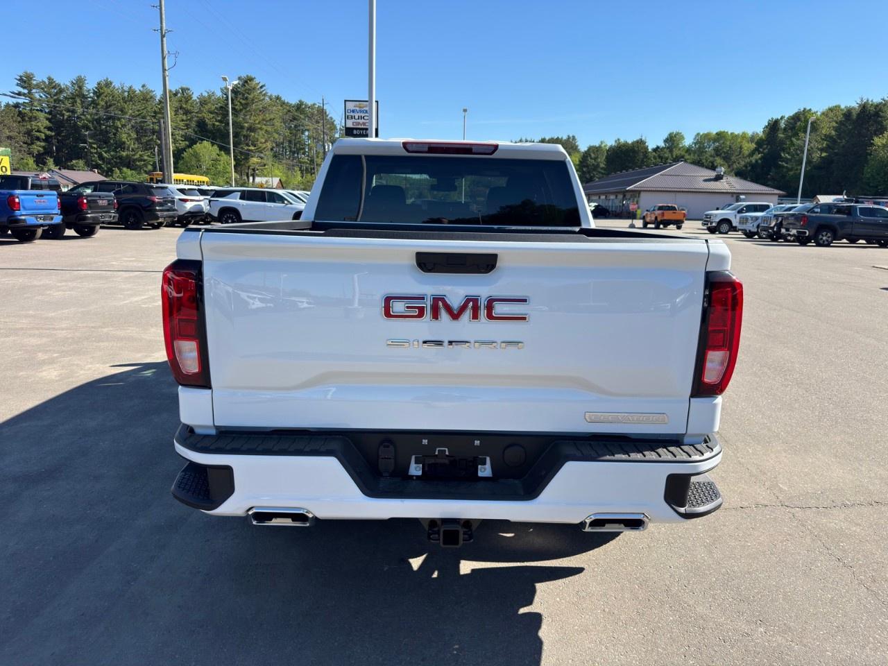 2026 GMC Sierra 1500 Crew Cab Short Box 4-Wheel Drive Elevation Photo