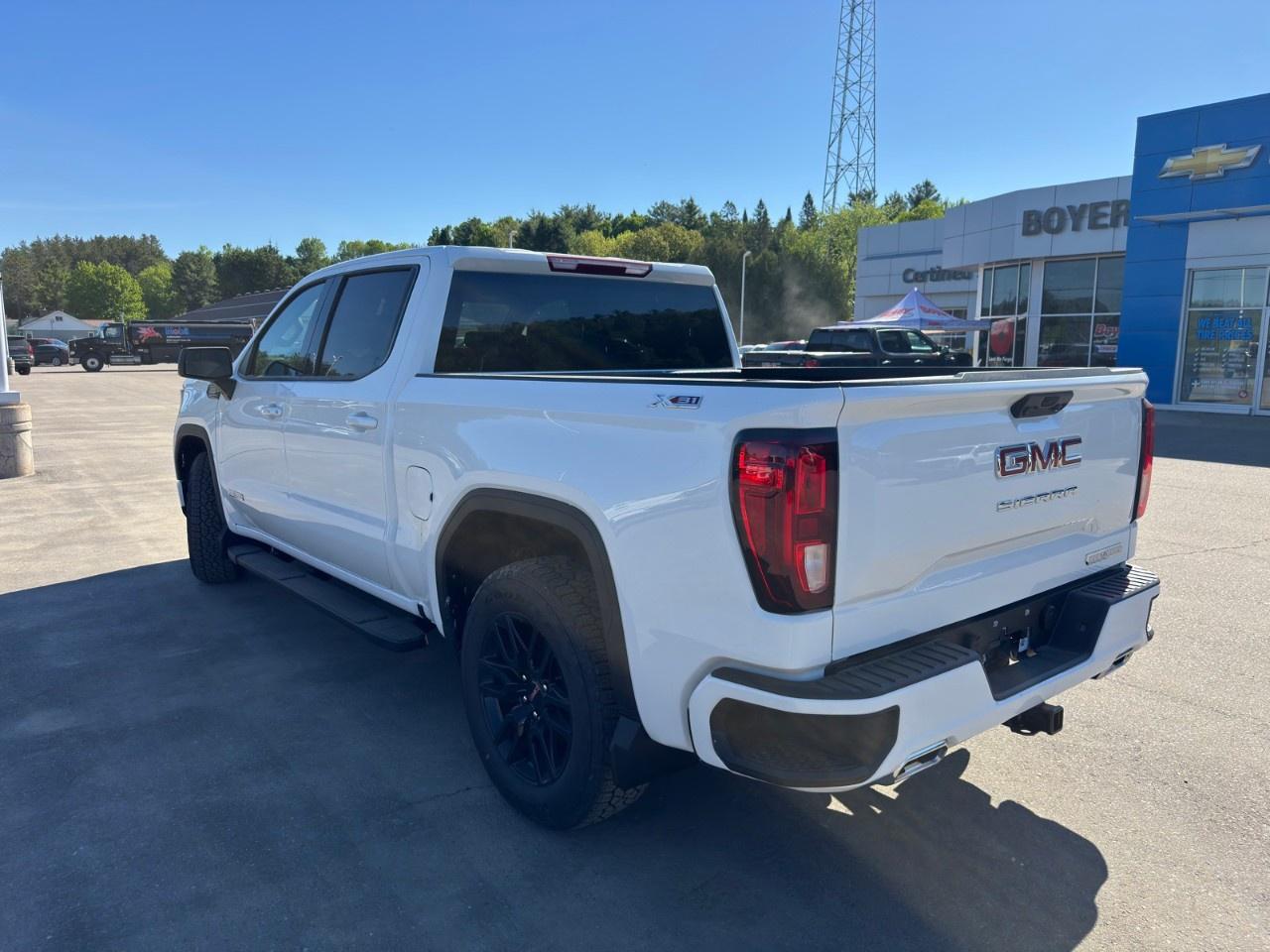 2026 GMC Sierra 1500 Crew Cab Short Box 4-Wheel Drive Elevation Photo